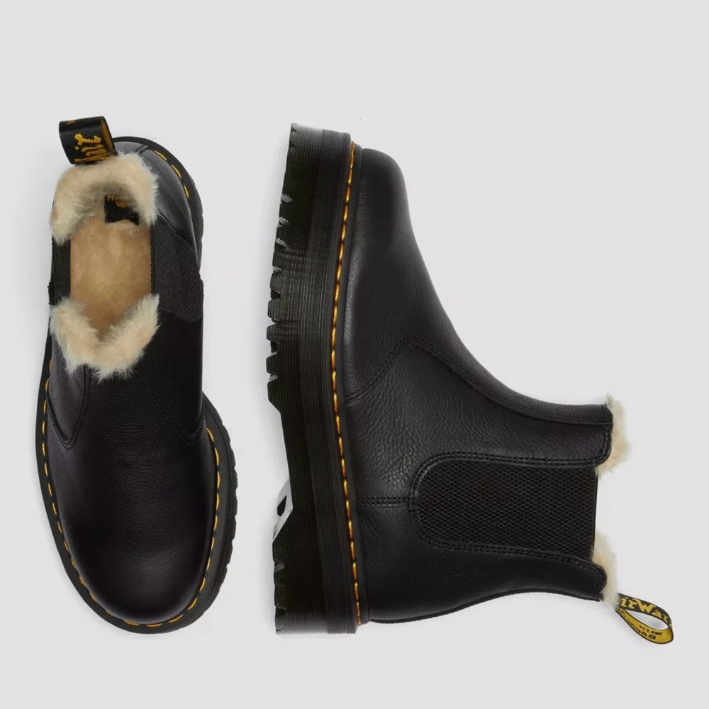 *BRAND NEW* Dr. Martens 2976 Faux Fur Lined Platform Chelsea Boots